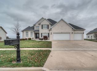 59 Brookstone Cir, Bloomington, IL 61704