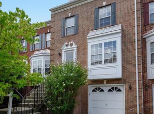 13102 Ashnut Ln, Herndon, VA 20171