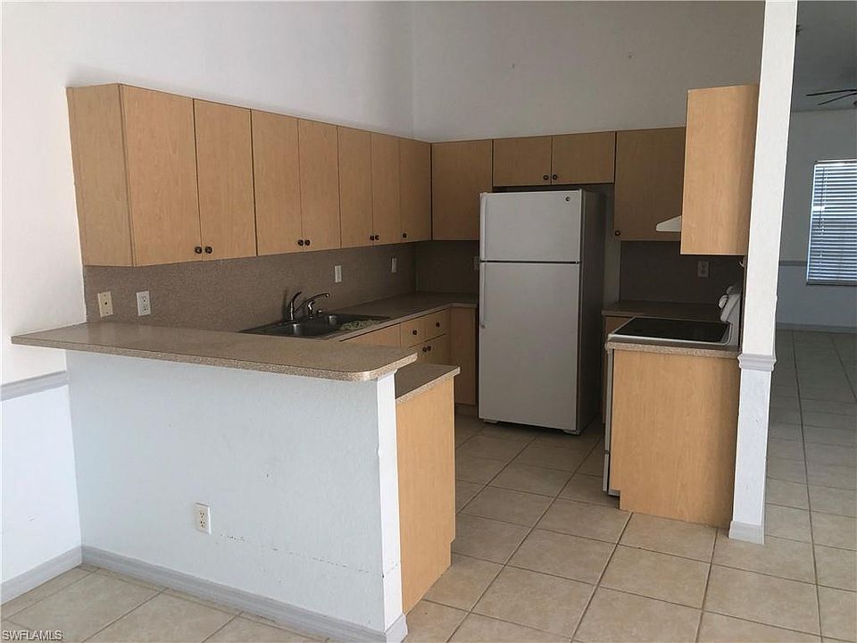 2nd image of 4465 Everglades Blvd N