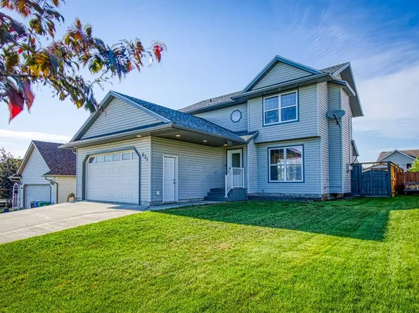 631 S 6a St, Beaverlodge, AB T0H 0C0
