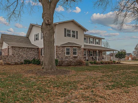 5th image of 1814 Allison St