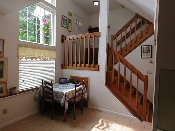 3rd image of 191 Tall Oaks Dr Unit A