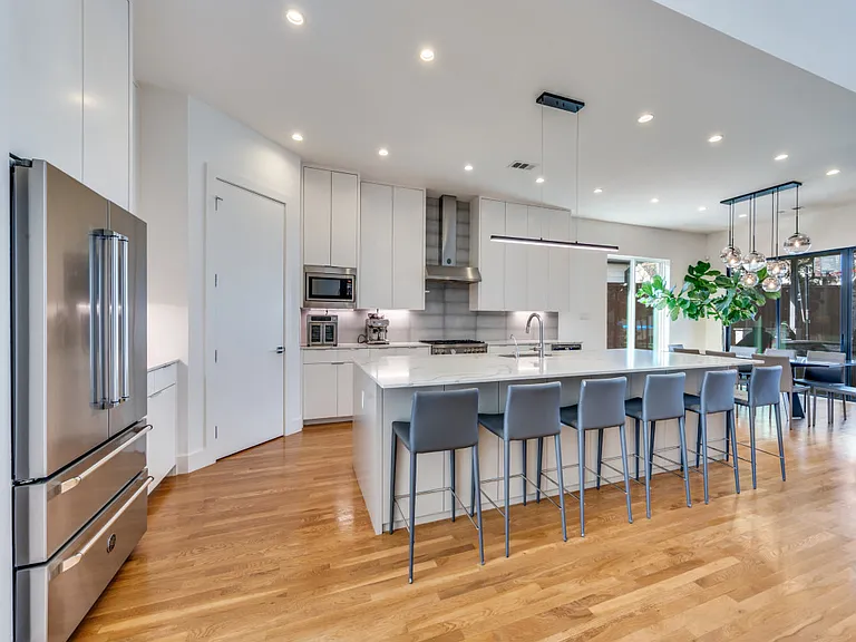 3925 Lively Ln — Photo 5