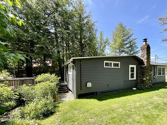 4th image of 83 Hunt Lake Rd