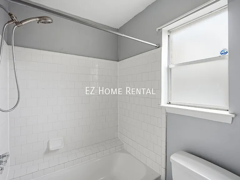 2907 W Greens Rd — Photo 17