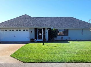 145 Bougainvillea St NE, Lake Placid, FL 33852