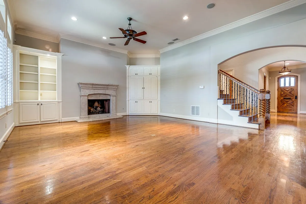 4 bed, 4.0 bath, 3776 sqft, $6,950 — Photo 2