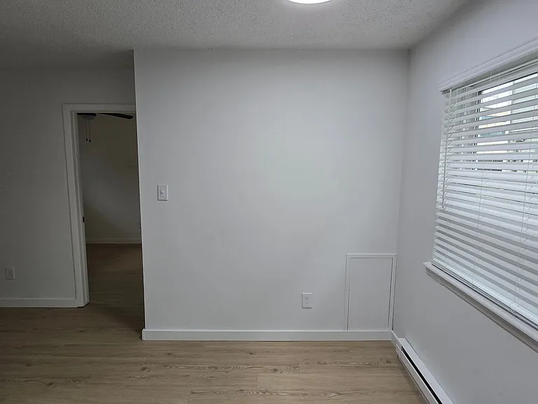 West Apartments — Photo 15