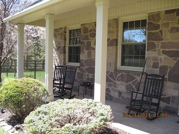 2nd image of 1747 W Circle Dr