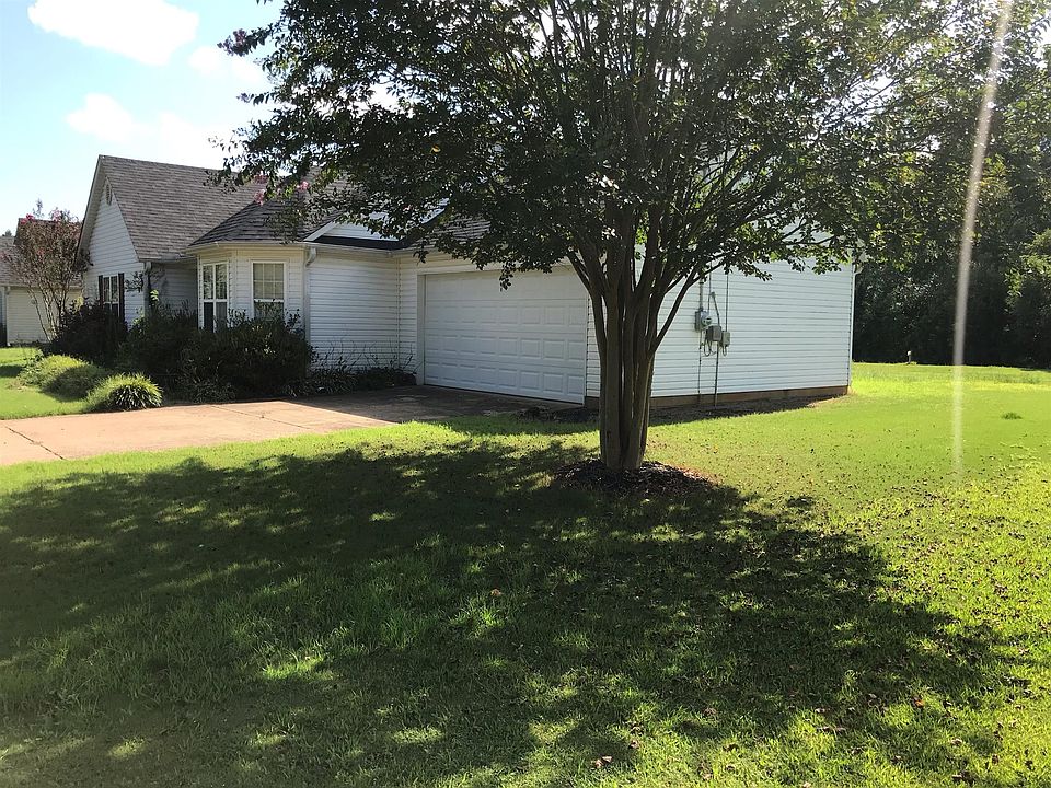2nd image of 109 Crooked Creek Dr