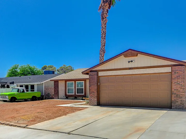 6813 Greydawn Dr — Photo 2