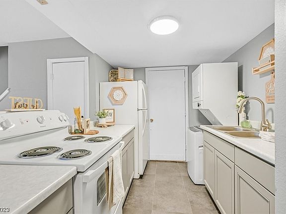 4th image of 1335 Lorilyn Ave Unit 2