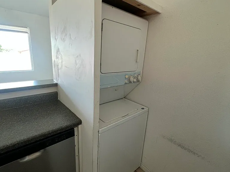 8609 Mercury St #B — Photo 10