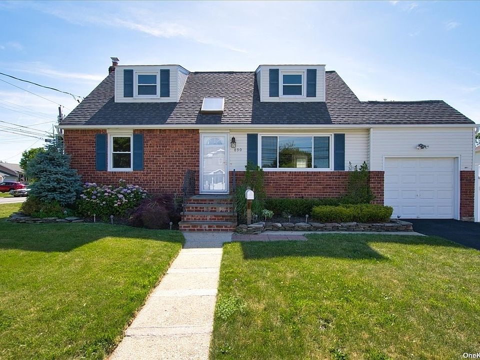 890 N Central Avenue, Massapequa, NY 11758 Zillow