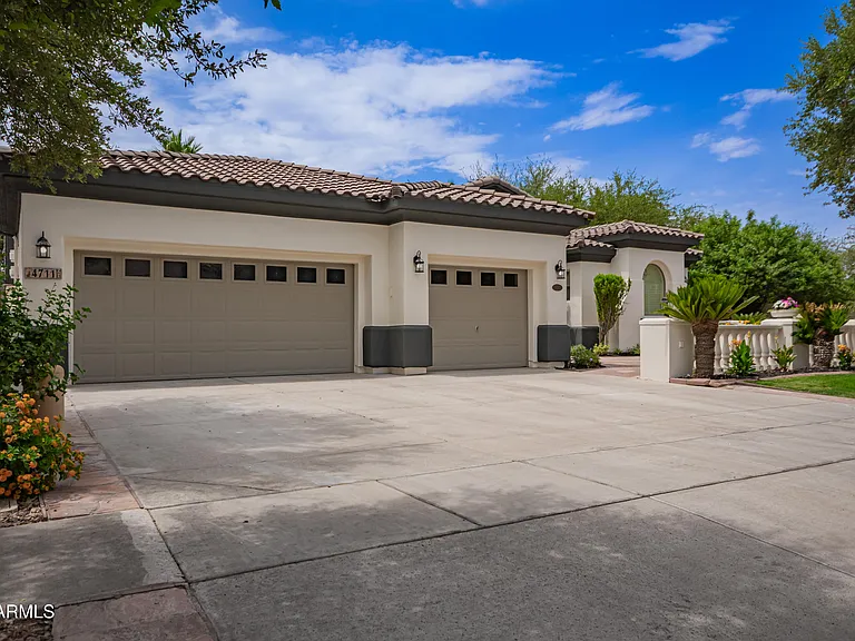 4711 E Buckboard Ct — Photo 6
