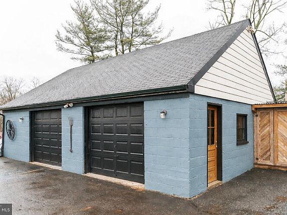 2nd image of 221 Morris Rd