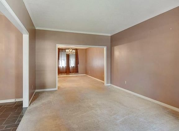 2nd image of 3950 S Inwood Ave