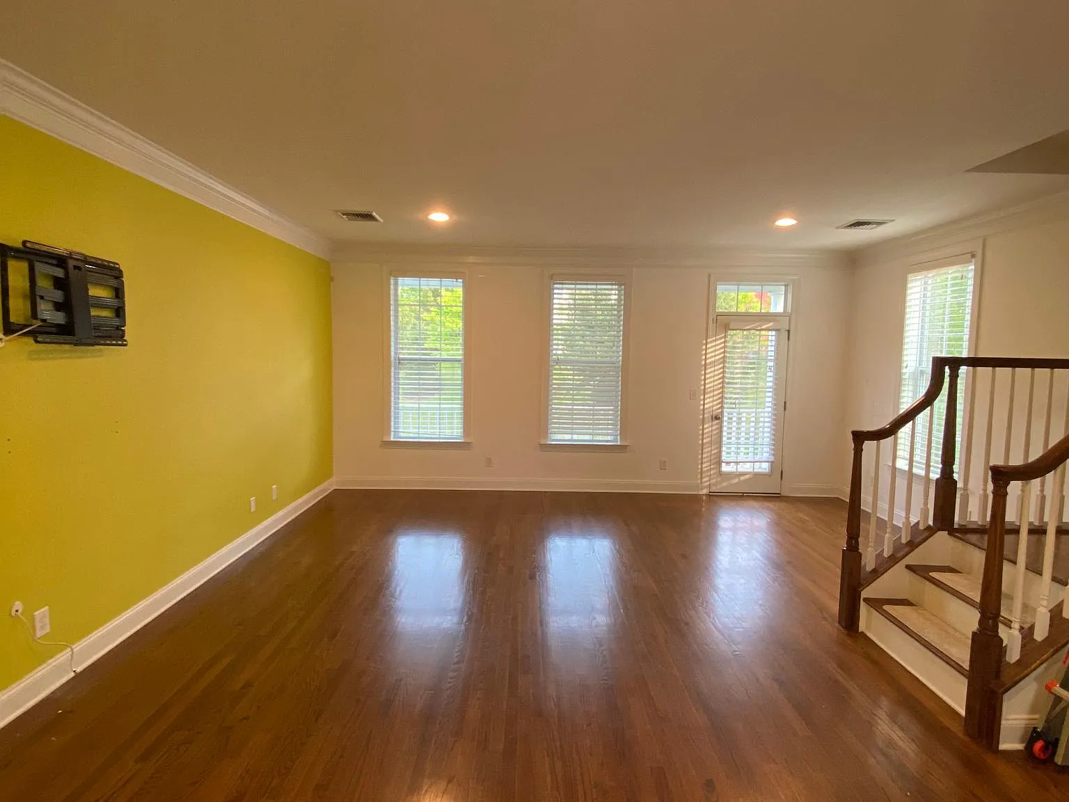 188 Warrington Round — Photo 2