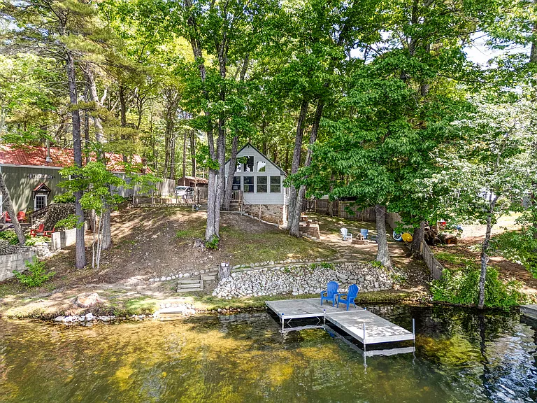 120 Anglers Rd — Photo 4