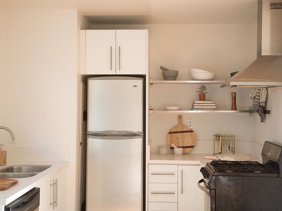 1st image of 2117 Clinton St APT 203