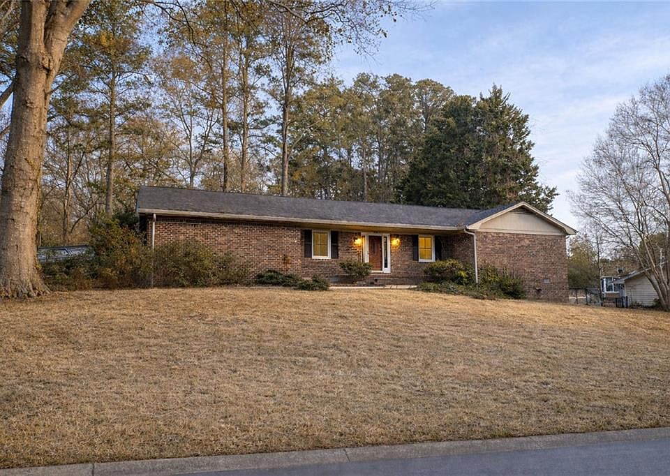 1st image of 370 Merrydale Dr