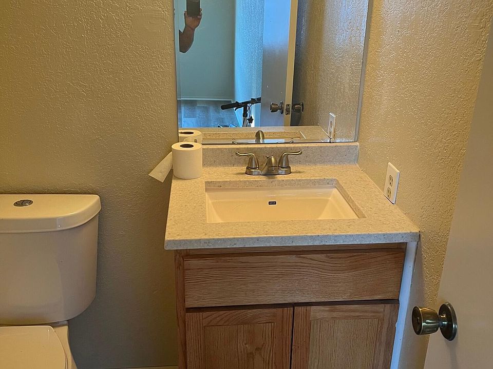 906 Birch Apartment Rentals Canadian, TX Zillow