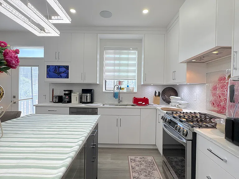 2836 E 16th Ave #201 — Photo 7