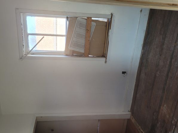 chicago-illinois-2143187561 picture