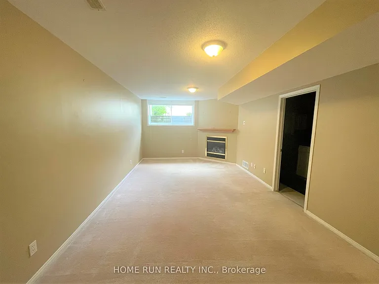 251 Meadowbreeze Dr — Photo 29