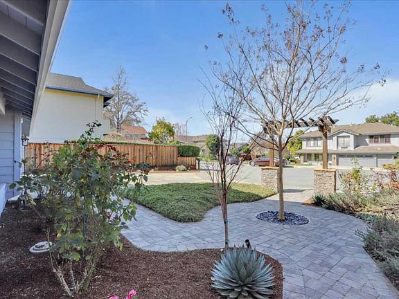 3rd image of 5914 Deerland Ct