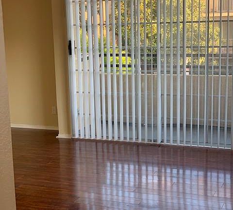 5th image of 5139 Maplewood Ave APT 101