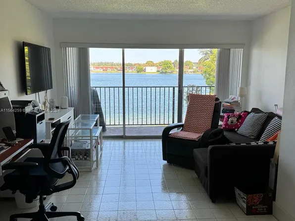 315 NW 109th Ave APT 209, Miami, FL 33172