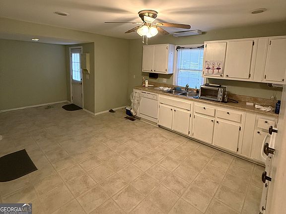 4th image of 1740 Spring St NE