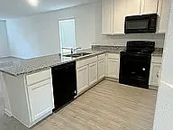 4 bed, 2.5 bath, 1550 sqft, $1,999 — Photo 4