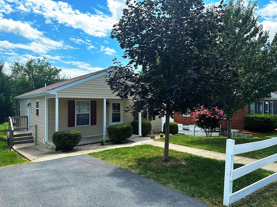 329 Grubert Ave Staunton, VA, 24401 Apartments for Rent Zillow