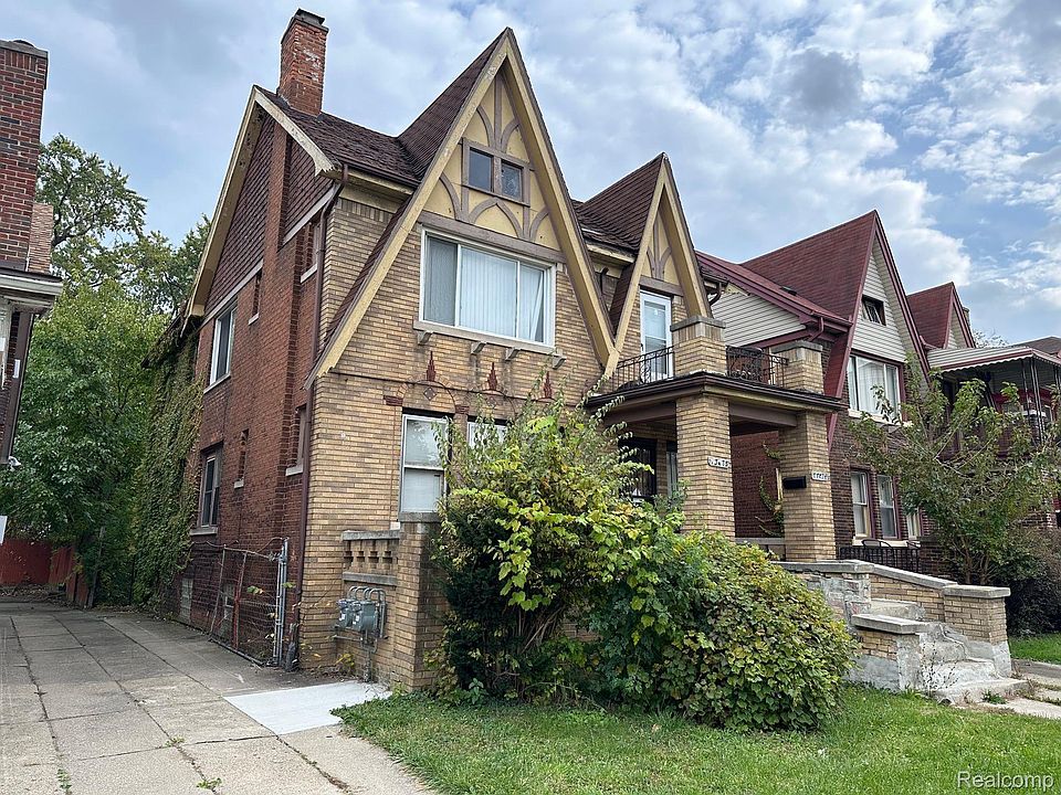 1st image of 13236-32 Monica Ave