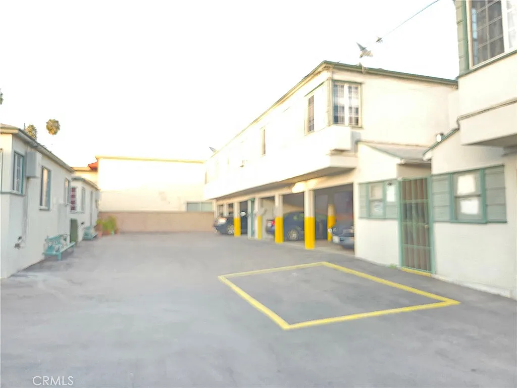Building Photo - 356 S Sierra Madre Blvd #360