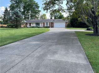 1518 E Social Row Rd, Dayton, OH 45458