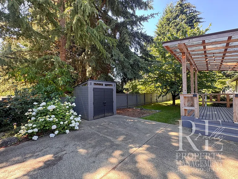 8240 NE Seawind Ave — Photo 20