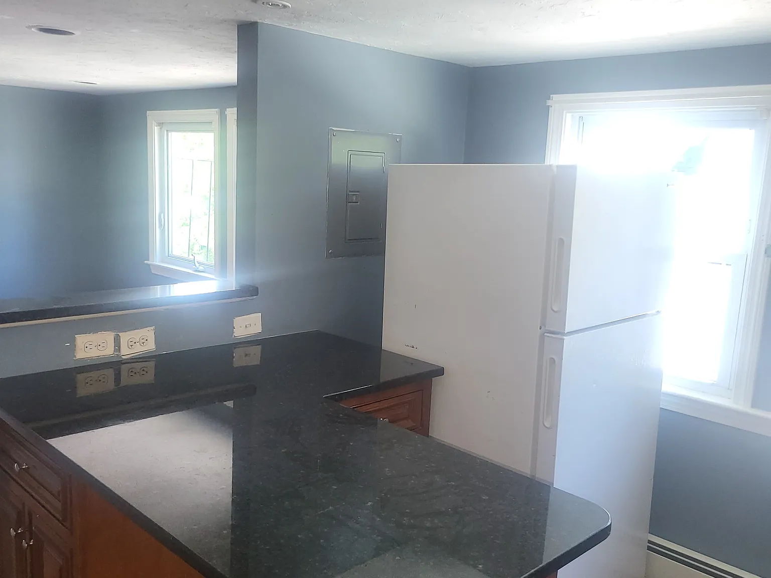 3 bed, $2,100 — Photo 4