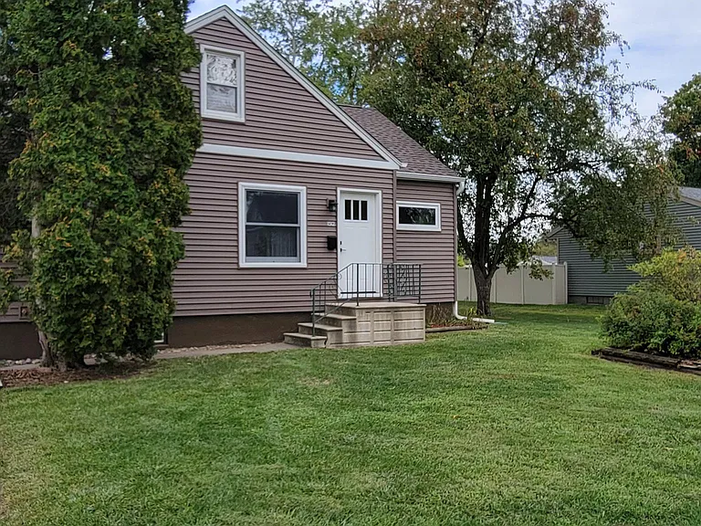 1512 Summer St — Photo 1
