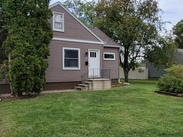 1512 Summer St, Grinnell, IA 50112