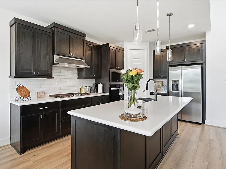 8022 Hingham Ln — Photo 6