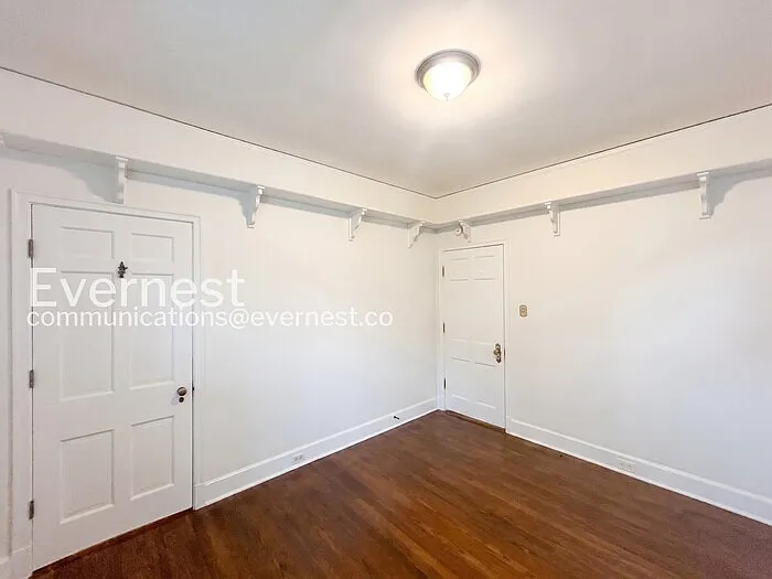 756 S Willett St — Photo 21