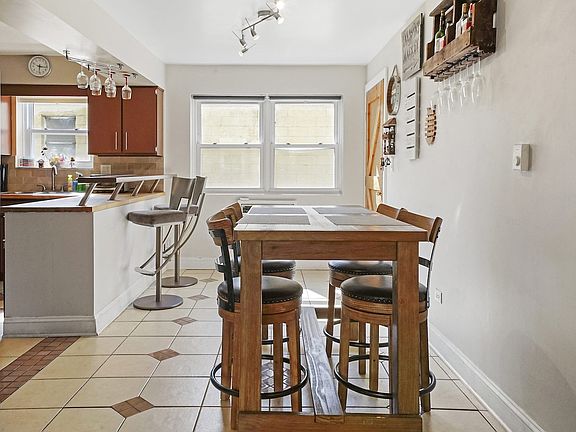 5th image of 306 Chicago Ave APT 2S