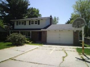 702 E Kercher Rd, Goshen, IN 46526