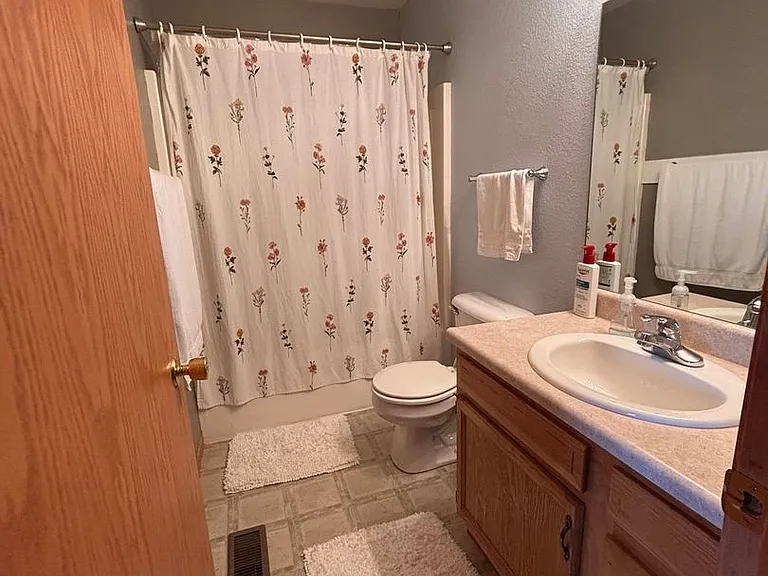 5476 Savannah St — Photo 6