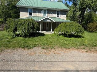 101 Iron Ore Ln, Clifton Forge, VA 24422