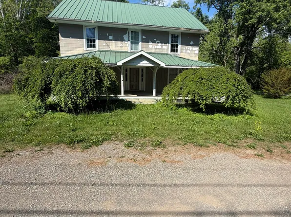 101 Iron Ore Ln, Clifton Forge, VA 24422