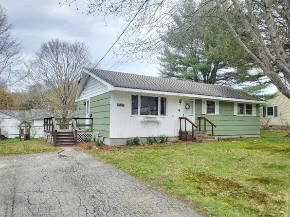 110 Eastmont Square, Farmington, ME 04938